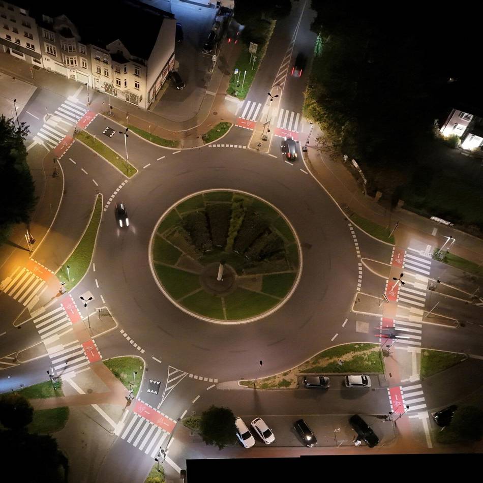 Sicherheit im Straßenverkehr in Leverkusen: Unfallkommission entscheidet über neue Schwellen am Berliner Platz