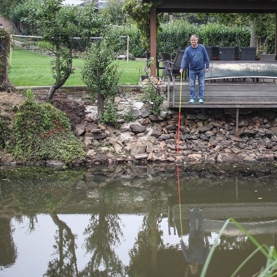 Ärger am Fluss: Kaputtes Wehr macht die Mühlenerft in Grevenbroich zu einem Rinnsal