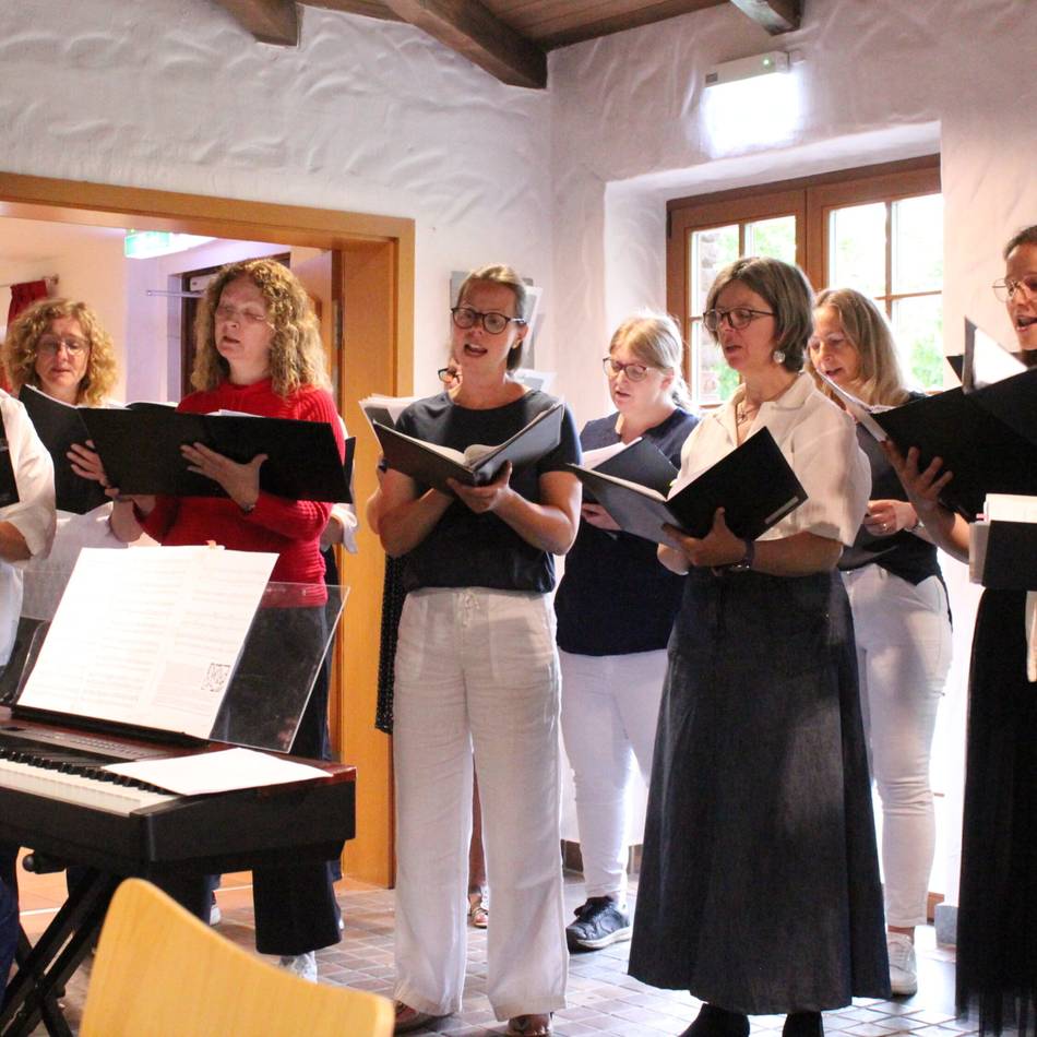 Chor „Imtakt“: Willicher Singkreis bereitet sich aufs Weihnachtskonzert vor