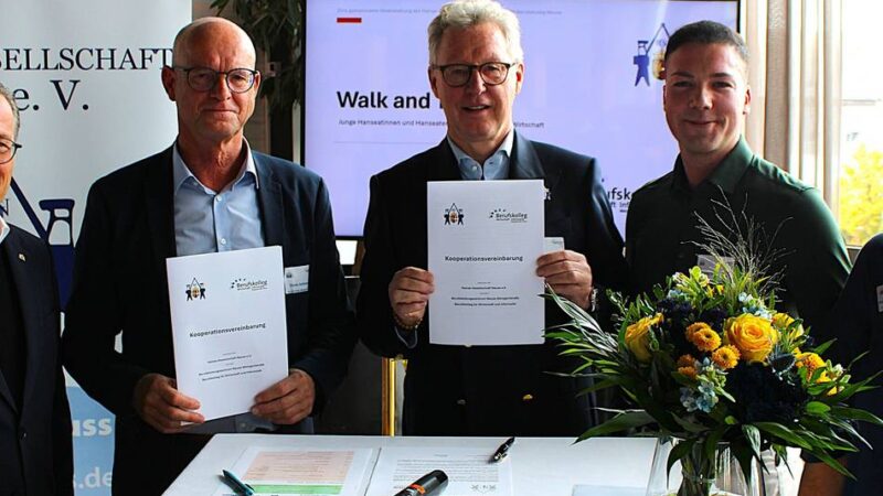Walk and Talk in Neuss: Berufskolleg und Wirtschaft rücken enger zusammen