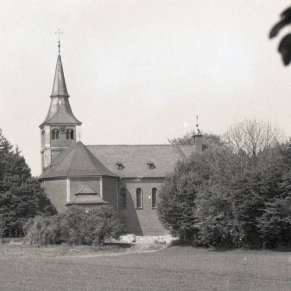 Geschichte in Grevenbroich: Als die Kirche von Alt-Elfgen in Flammen aufging