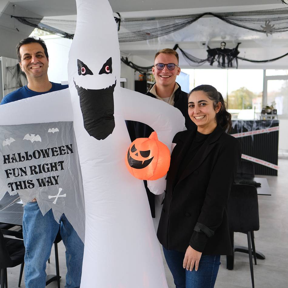 Halloween in Heiligenhaus: Party feiern über den Dächern der Stadt