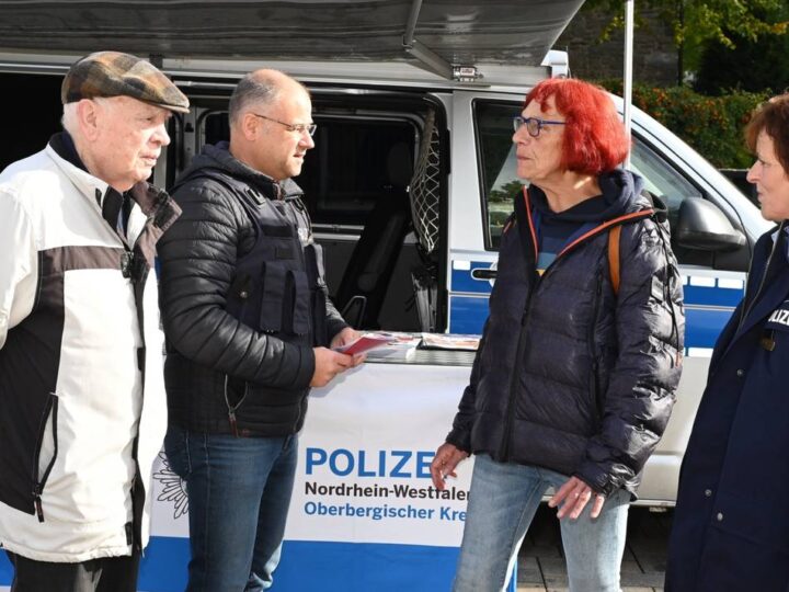 Prävention in Radevormwald: Und plötzlich ist die Geldbörse weg…