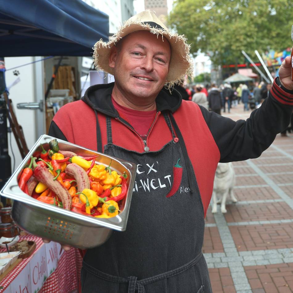 Herbstwetter in Leverkusen: Familienfest „LevLive“ trotzt Regen und Kälte