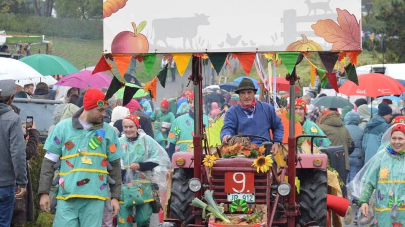 Erntedankfest in Radevormwald: „Wir hier auf Önkfeld leben diese Tradition“