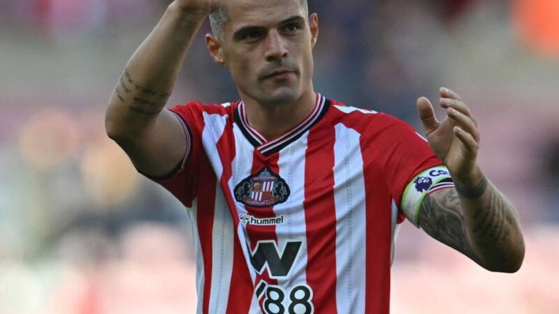 Ex-Bayer-Kapitän in Sunderland: Der Fixpunkt im neuen Team – Xhaka tut es schon wieder