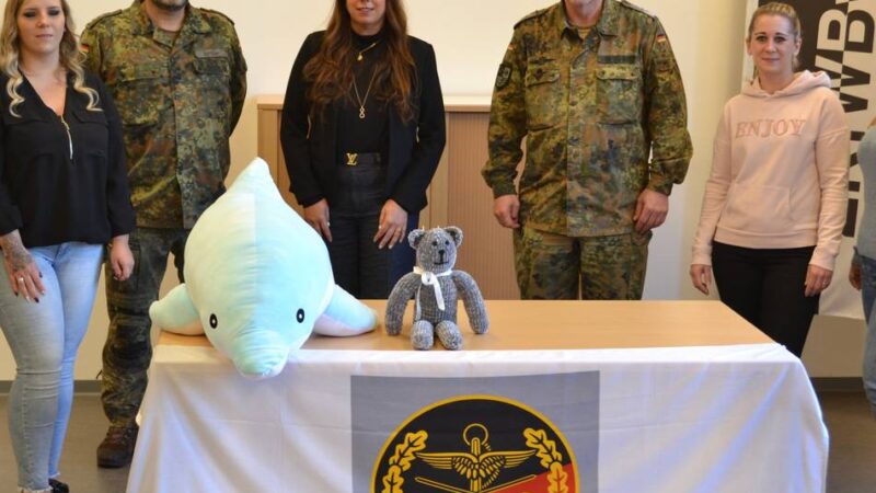 Soziales Engagement in Mönchengladbach: Bundeswehr spendet 5000 Euro für schwerstkranke Kinder