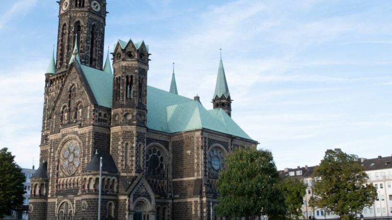 Wahrzeichen in Mönchengladbach: Spitze der Hauptkirche Rheydt wird bald aufgesetzt