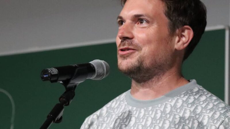 Moderner Dichtwettstreit in Schwalmtal: Erster Poetry Slam im Amerner Mühlenturm