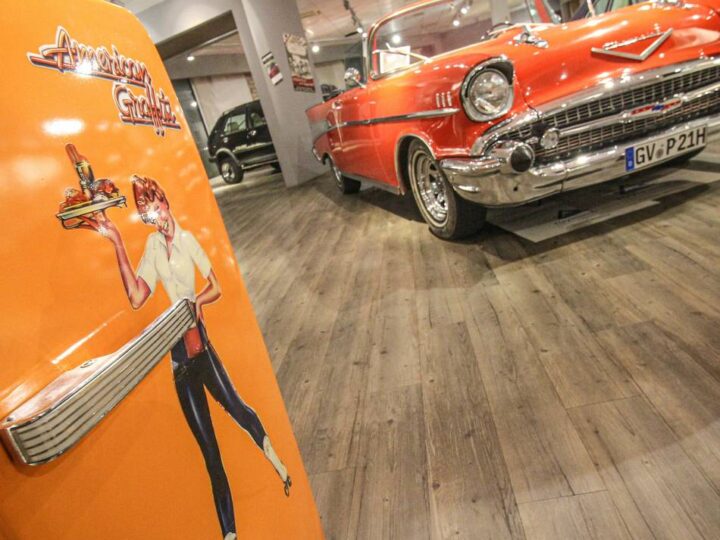 Beliebte Aktion in der Coens-Galerie: Oldtimerfreunde bereit für nächste Winter-Ausstellung