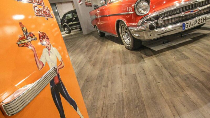 Beliebte Aktion in der Coens-Galerie: Oldtimerfreunde bereit für nächste Winter-Ausstellung