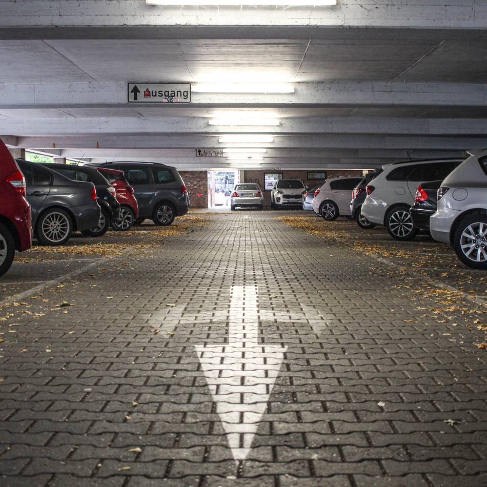 „Park and Ride“ in Grevenbroich: Der „Parkhaus-Tüv“ kommt – Anlage am Bahnhof wird gesperrt