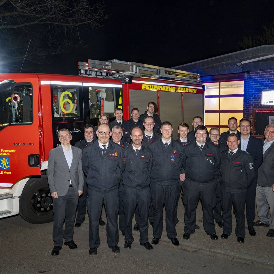 Feuerwehr ehrt Kameraden: Veerter Einheit verabschiedet sich von alter Feuerwache