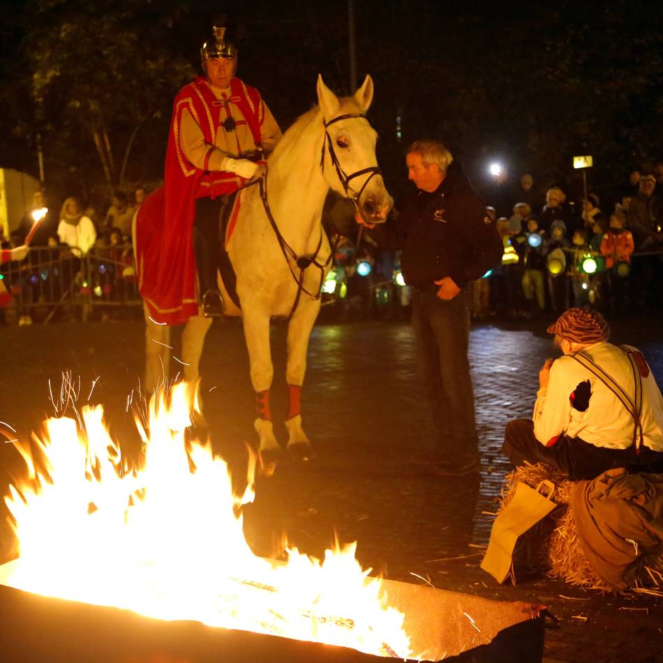 Lichterumzug in Sonsbeck: 1400 Tüten werden zum St.-Martins-Fest gepackt