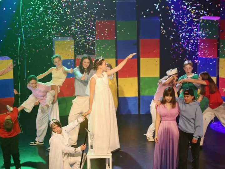 Musical am Cusanus-Gymnasium in Erkelenz: Wenn das Spielbrett zur Realität wird