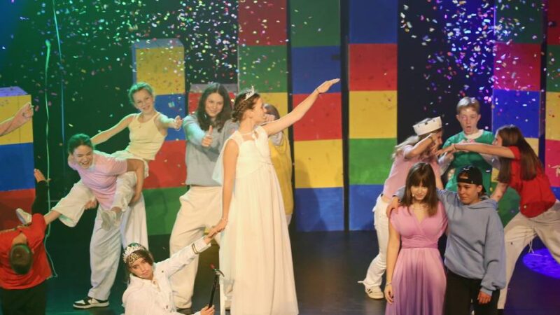 Musical am Cusanus-Gymnasium in Erkelenz: Wenn das Spielbrett zur Realität wird