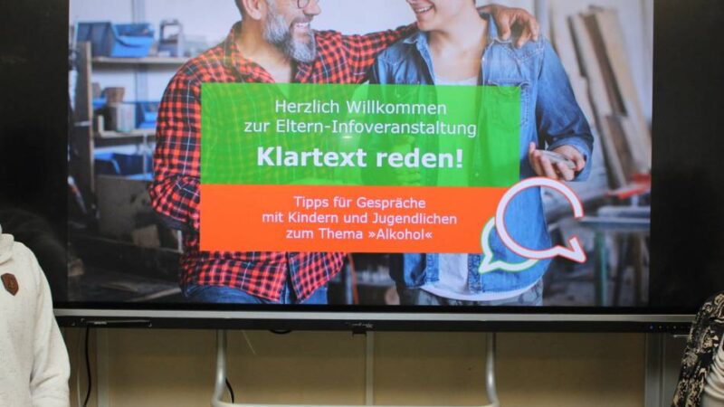 Suchtprävention an der Janusz-Korczak-Gesamtschule Neuss: Wenn das Kind zur Flasche greift