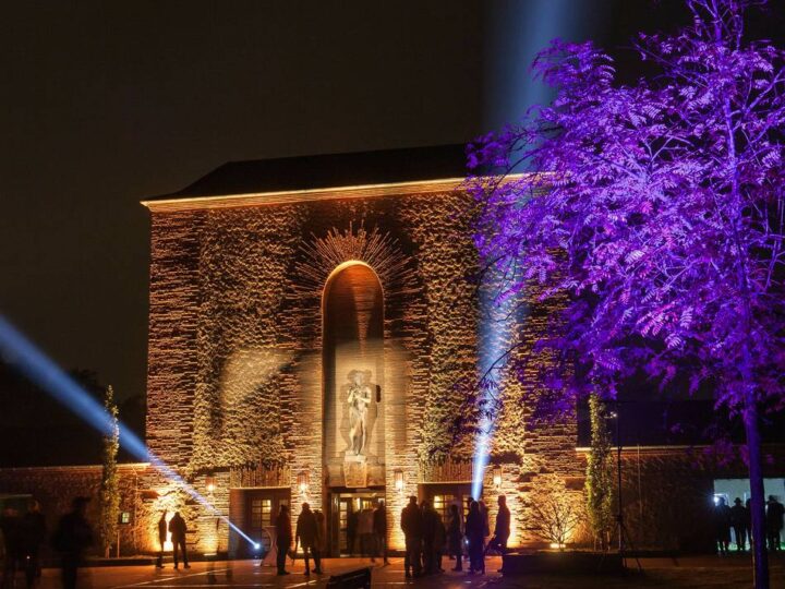 Illumina in Mönchengladbach: Ein Farbenspiel am Friedhof an Allerheiligen