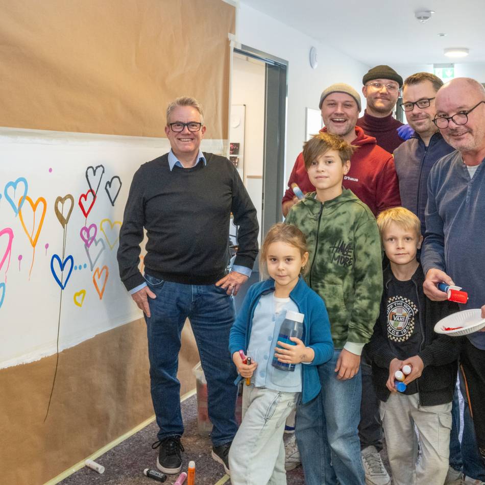 Integration in Moers: Künstler gestalten Flure in der Flüchtlingsunterkunft