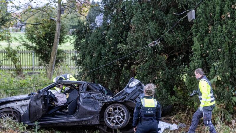 Auto kommt von der Straße ab: 21-Jähriger stirbt bei Unfall in Wachtendonk