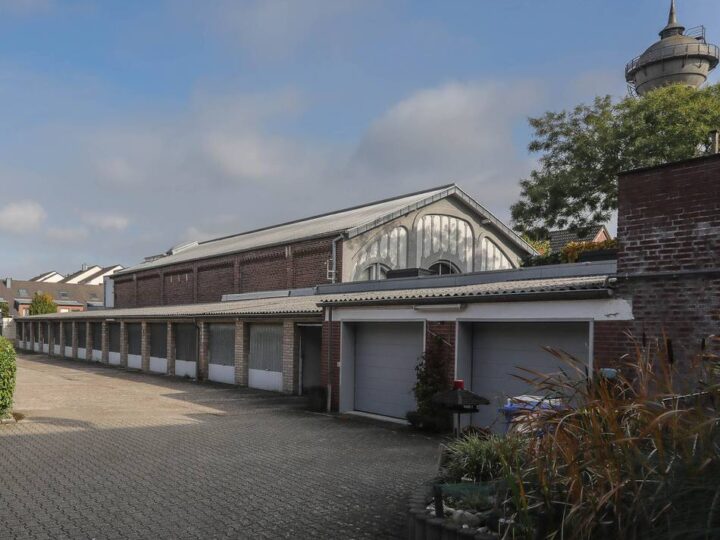 Wohnen in Meerbusch: Investor plant drei Mehrfamilienhäuser im Ortskern von Lank-Latum