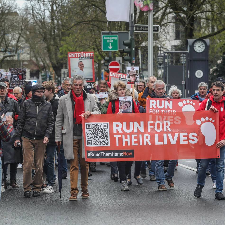 „Sei a Mentsh – Herz statt Hass“: Düsseldorfer demonstrieren am Sonntag gegen Antisemitismus