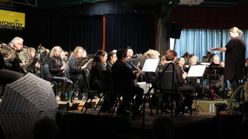 Herbstkonzert in Korschenbroich: Fulminanter Auftritt von Stadtorchester Korschenbroich