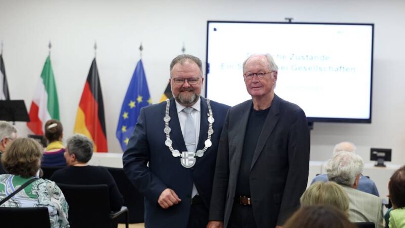 Soziologe Wilhelm Heitmeyer am Tag der Deutschen Einheit in Korschenbroich: „Dauerhaft anders, weil ungleich vereint“