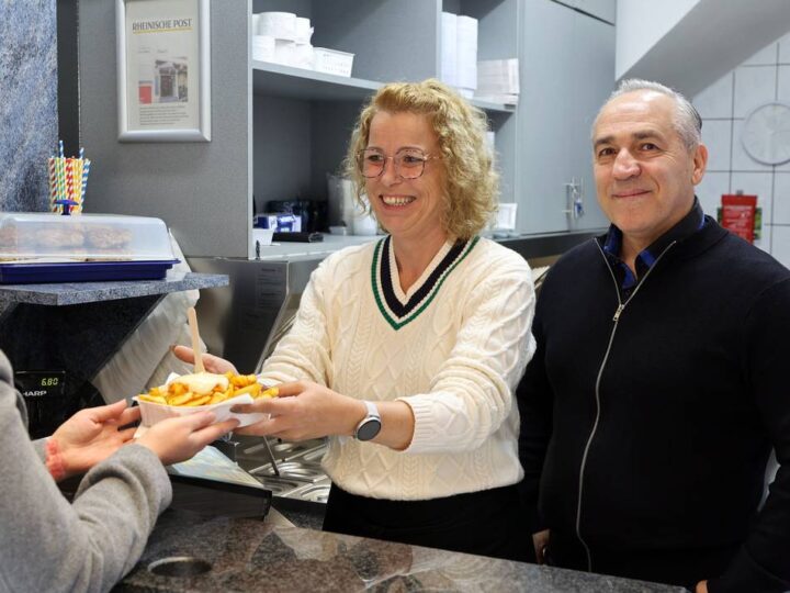 Gastronomie in Mönchengladbach: Nur eine Pommesbude? Der City-Imbiss und seine Stammkundschaft