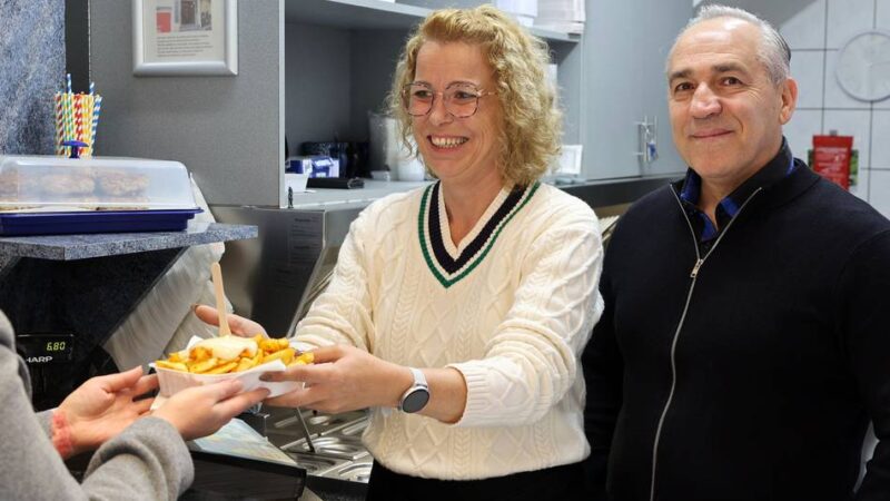 Gastronomie in Mönchengladbach: Nur eine Pommesbude? Der City-Imbiss und seine Stammkundschaft