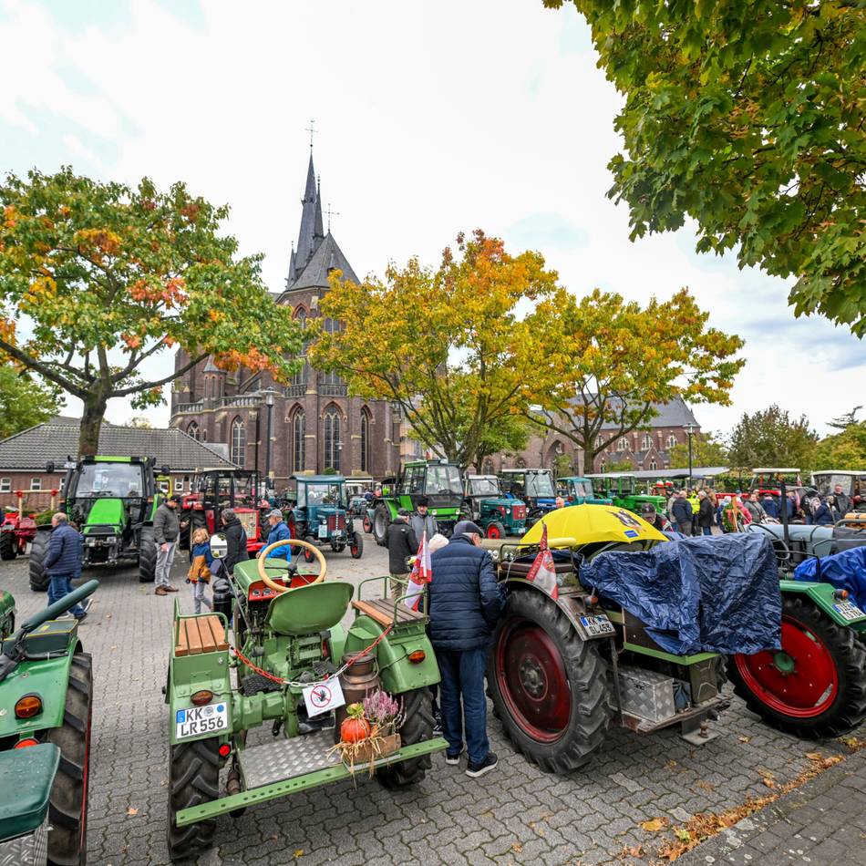 5. Trecker-Wallfahrt in Kevelaer: Historische Schätzchen knattern zum Kapellenplatz