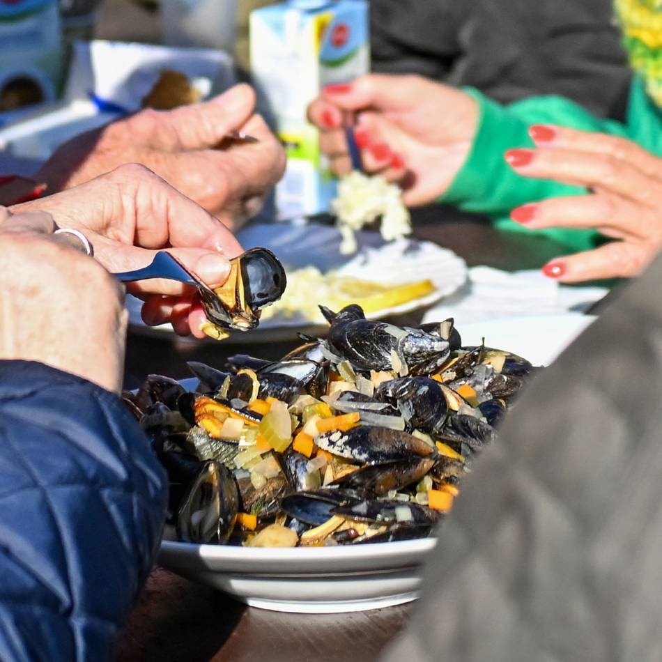 Shantychor und besondere Essensauswahl: Fisch & Mee(h)r in Issum auf dem Platz An de Pomp