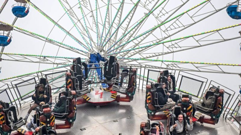 Herbstkirmes in Krefeld eröffnet: Sprödentalkirmes lockt mit stabilen Preisen