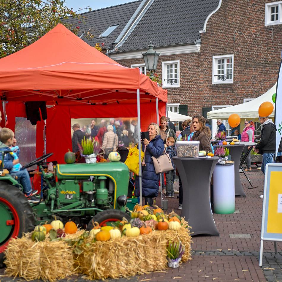 Mit verkaufsoffenem Sonntag: Herbstfest lockt die Besucher nach Nieukerk