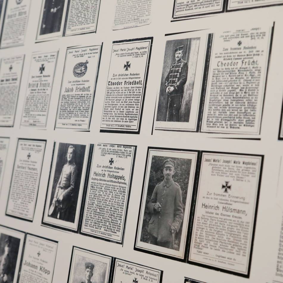 Ausstellung an Allerheiligen: Rund 20.000 Totenzettel beleuchten Geschichte der Sonsbecker