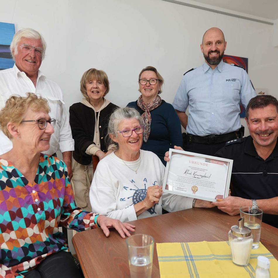 Wachwechsel in Leverkusen-Hitdorf: Polizist nimmt Abschied vom Blaulichtcafé
