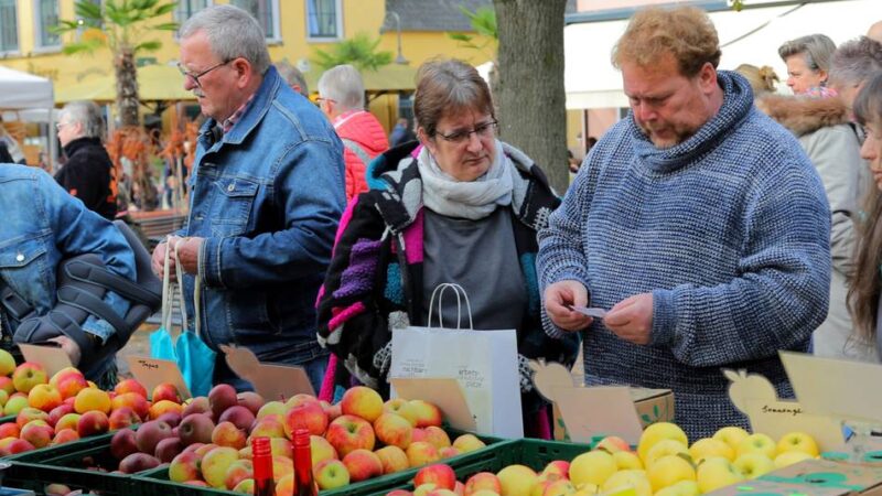Volle Innenstadt: Xantener Herbstmarkt lockt Massen an