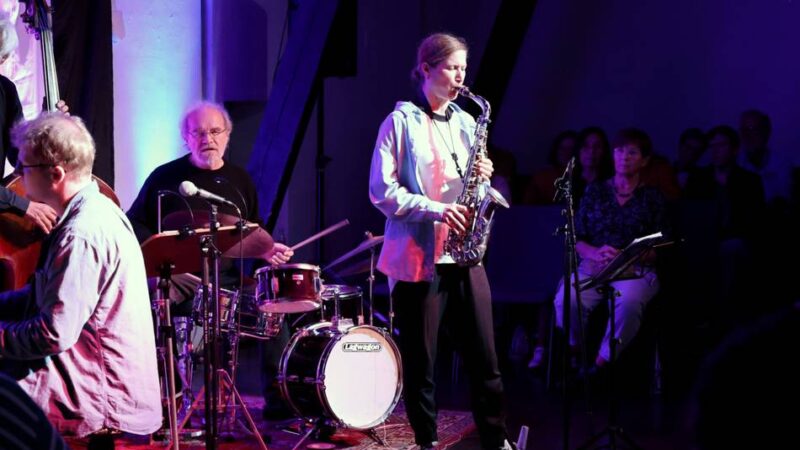 Jazzcafé in Korschenbroich: Mit echter Spielfreude auf der Bühne vom Sandbauernhof