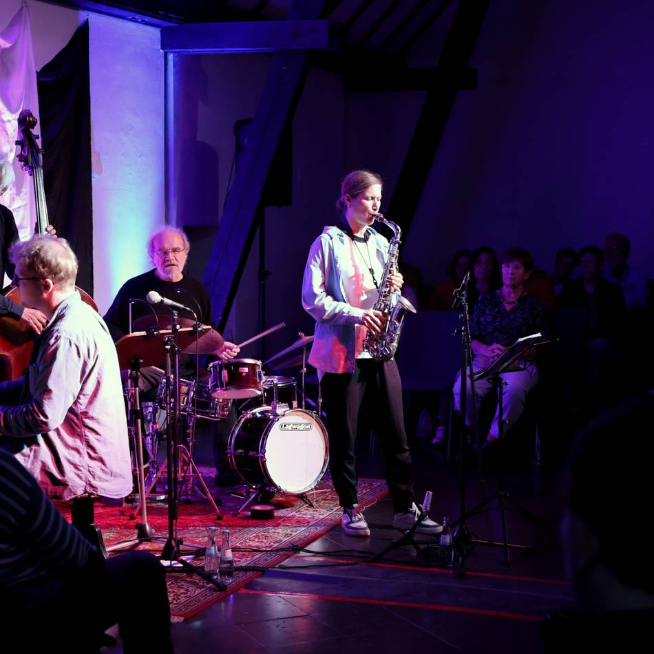 Jazzcafé in Korschenbroich: Mit echter Spielfreude auf der Bühne vom Sandbauernhof