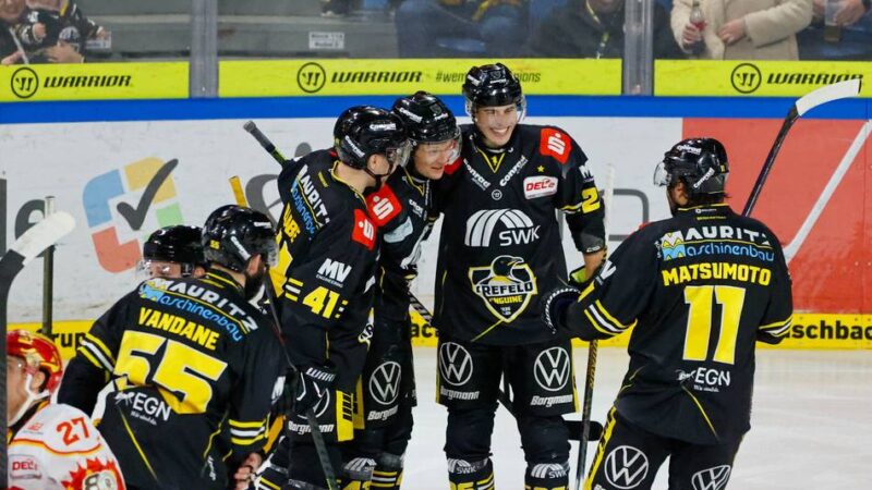 Sechster Heimsieg im sechsten Heimspiel: Tore satt in Krefeld – Pinguine fegen Kaufbeuren vom Eis
