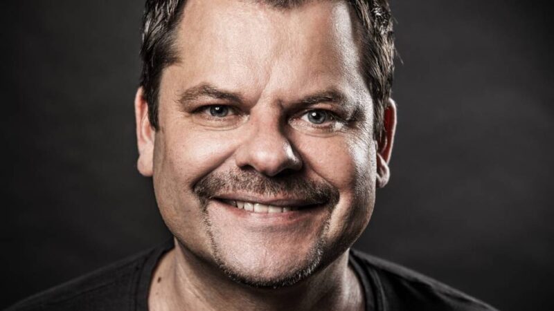 Comedy und Komödie in Rheinberg: Kulturbüro startet beschwingt in die neue Spielzeit