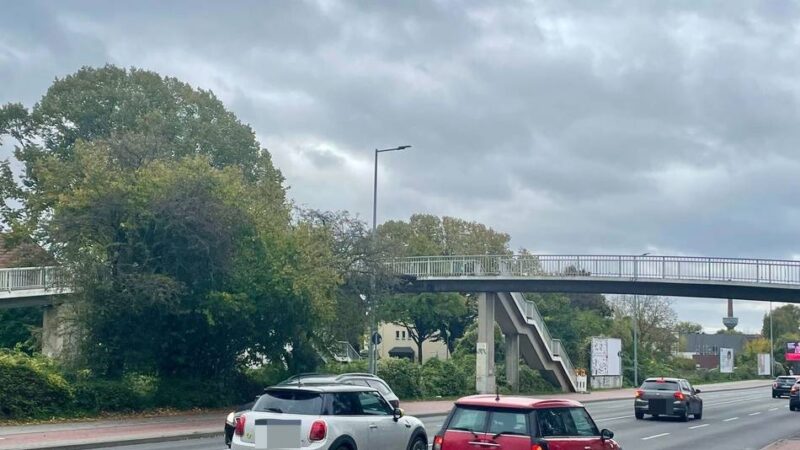 Verkehr in Mönchengladbach: Marode Fußgängerbrücke – jetzt entfällt zweite Haltestelle