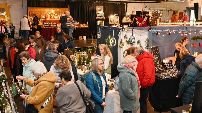 Hobbykünstlermarkt „KATTKreativ“ in Wermelskirchen: Kunsthandwerker laden zum Weihnachtsbummel in die Katt