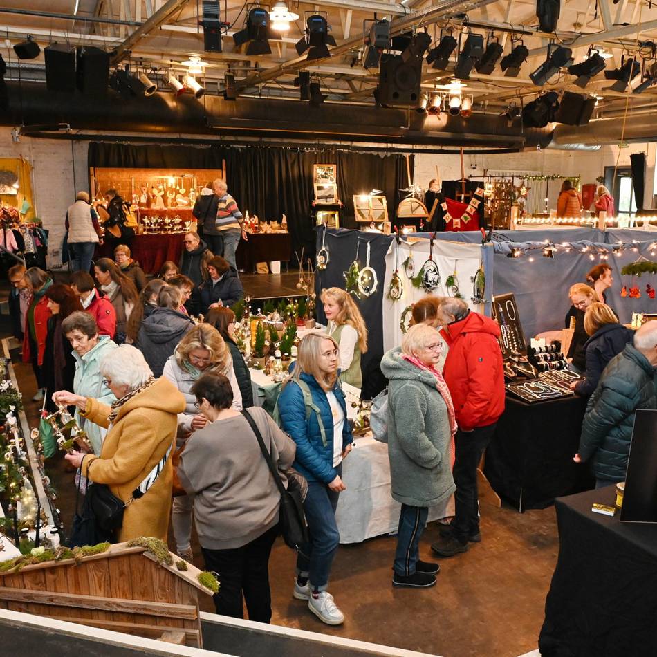 Hobbykünstlermarkt „KATTKreativ“ in Wermelskirchen: Kunsthandwerker laden zum Weihnachtsbummel in die Katt