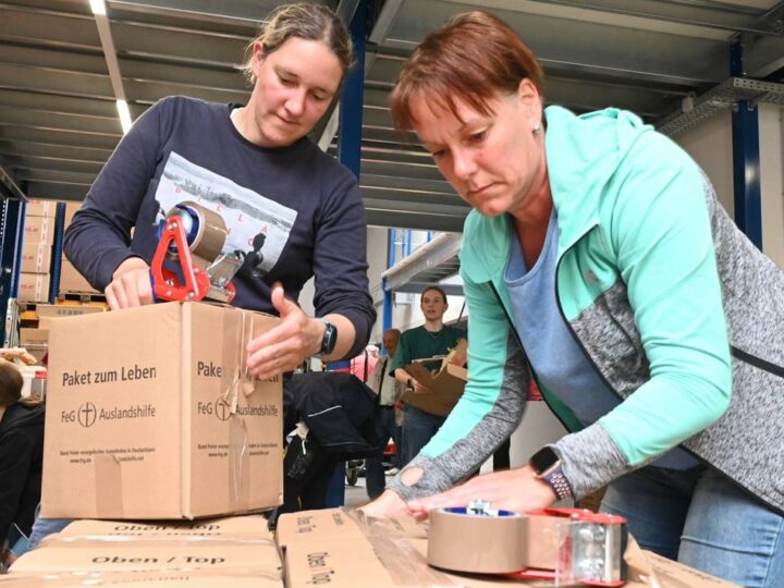 Hilfsaktion in Radevormwald: „Pakete zum Leben“ werden wieder gepackt