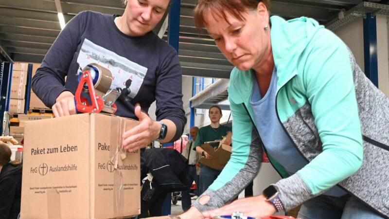 Hilfsaktion in Radevormwald: „Pakete zum Leben“ werden wieder gepackt