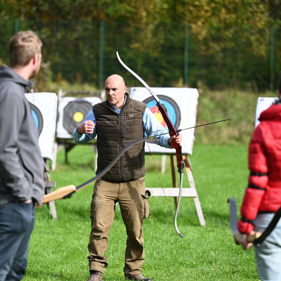 Sportangebot in Radevormwald: Eins werden mit Pfeil und Bogen