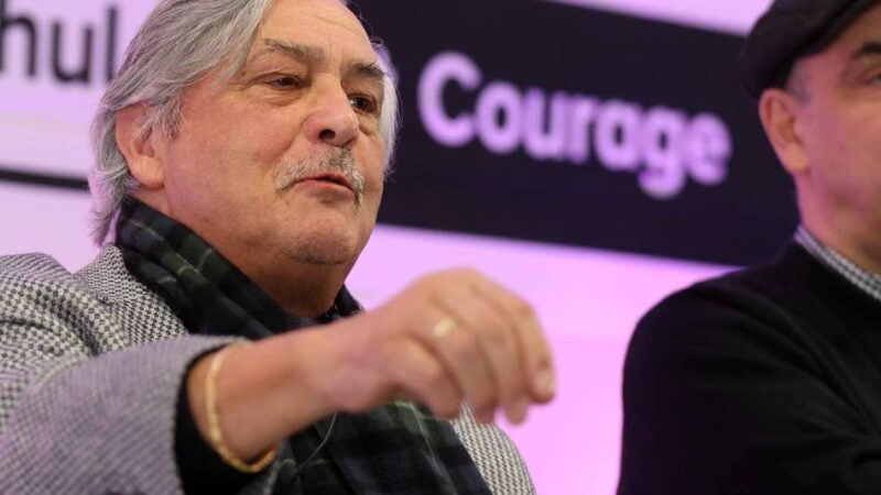 Zeitzeuge im Berufskolleg Opladen: Holocaust-Überlebender beeindruckt Jugendliche