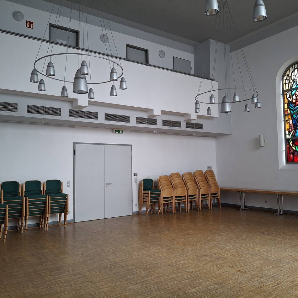 Vom Gotteshaus zum Begegnungszentrum: Ein Vierteljahrhundert in Delhovens Pfarrheim
