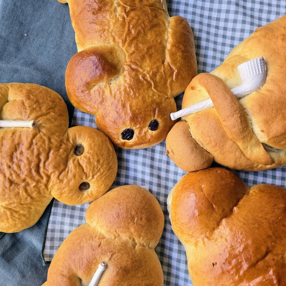 Der große Weckmann-Test 2025: „Chemisch“ bis „perfekte Mischung“ – so schmecken Dormagens Weckmänner